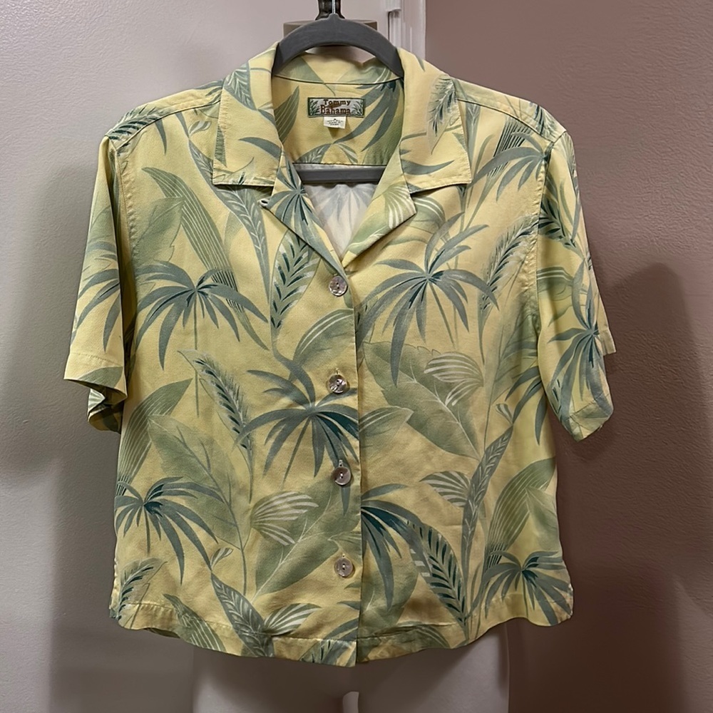 Tommy Bahama Vintage Silk Crop Button Down Shirt size S